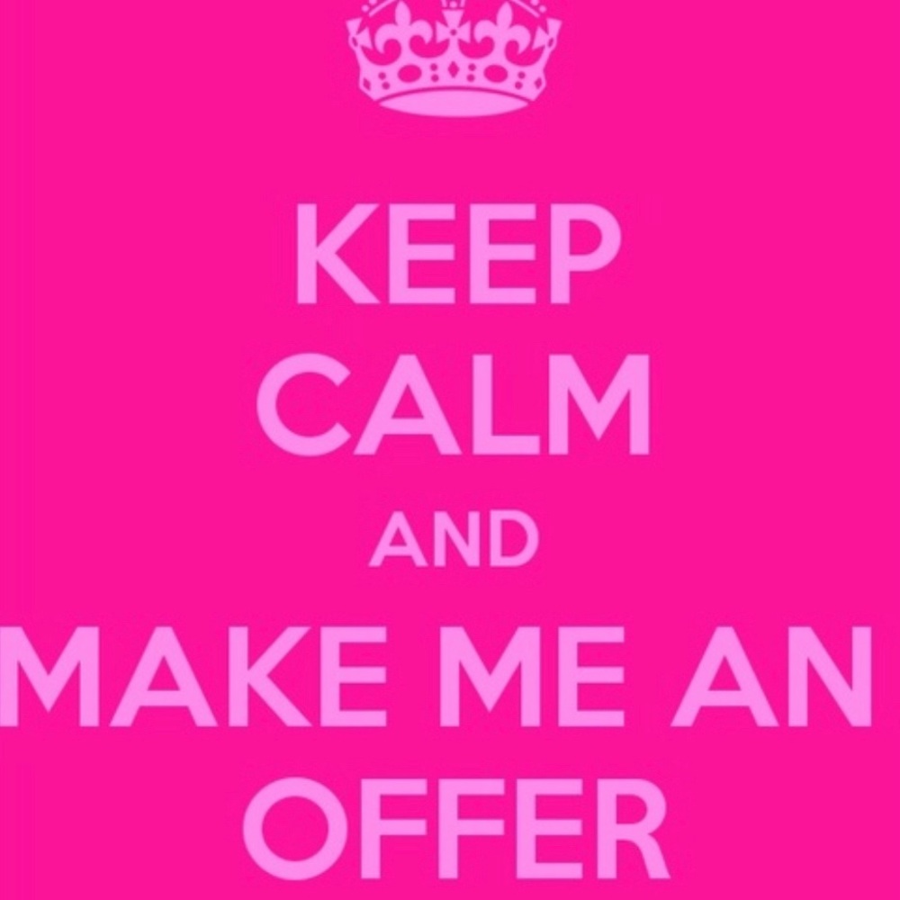 Amazing deals in this closet ❤️